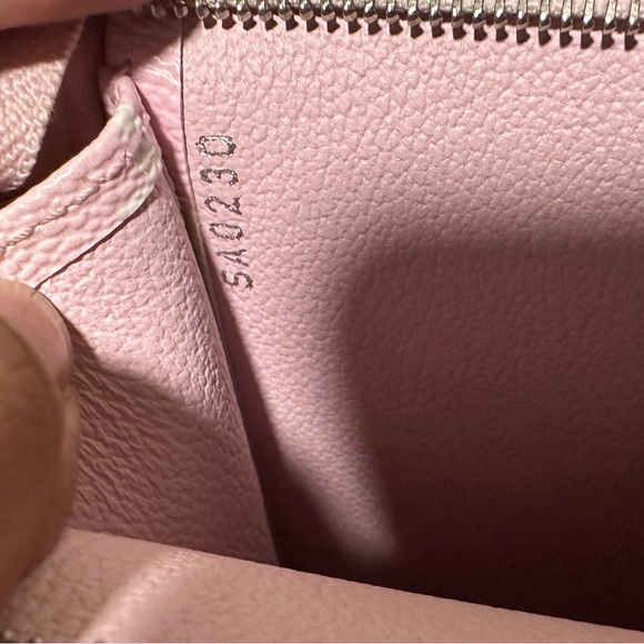 🎈SOLD🎈Louis Vuitton Toiletry 26 escale pochette - Picture 6 of 6